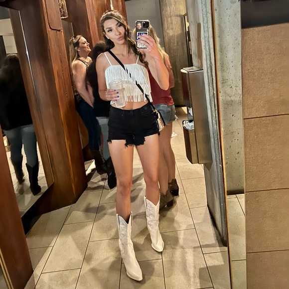 Meet your Posher, Michaela - Picture 7 of 8